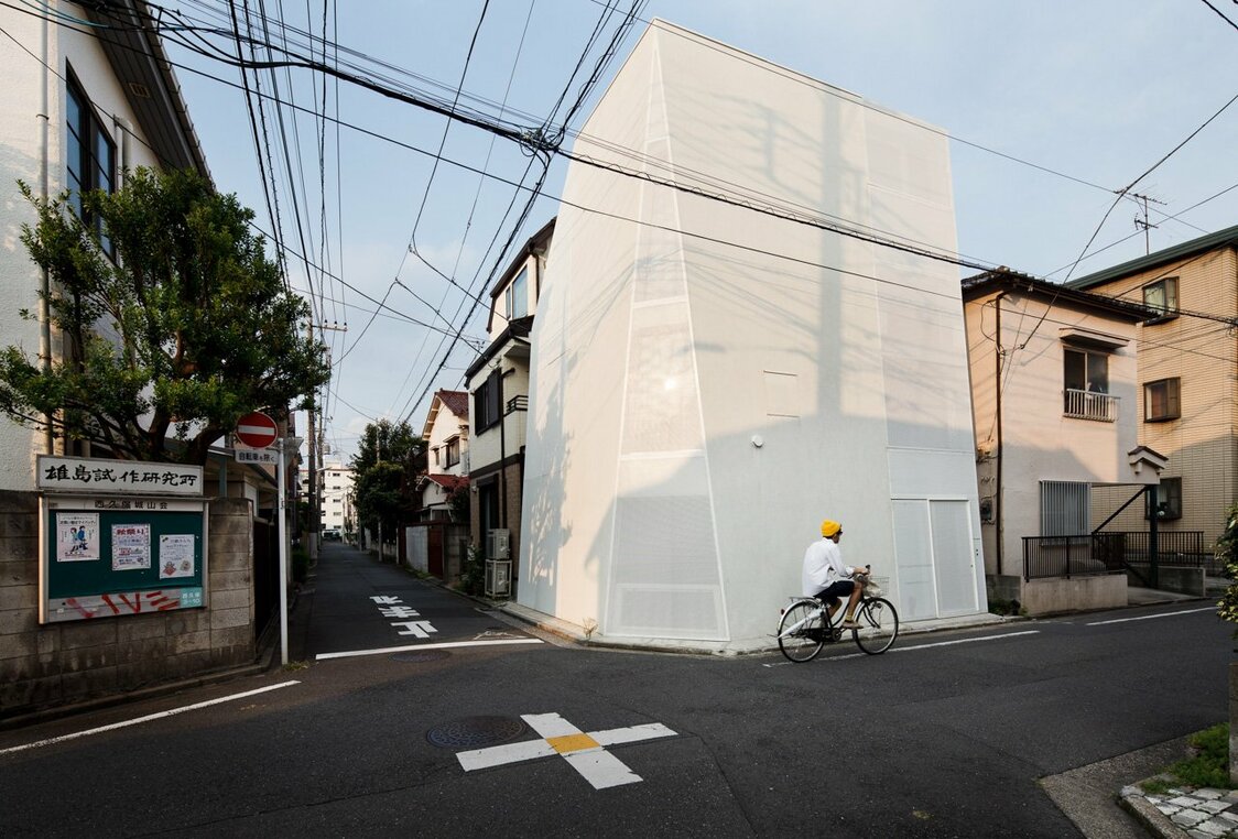 建物名：HOUSE TOKYO（設計：三幣順一／A.L.X. 撮影：2012年9月7日）