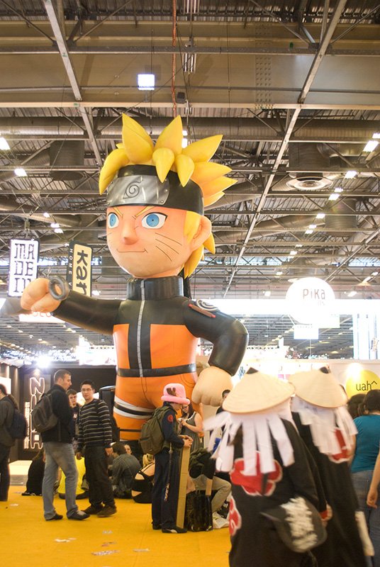صورة ناروتو على شاشة في معرض .Japan ِExpo.