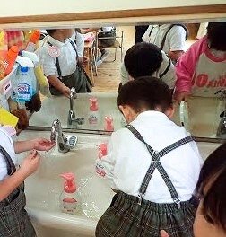排队洗手