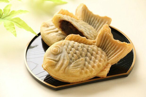 Sea-bream-shaped taiyaki are a treat for the eye and palate, and have long inspired debate between fans who prefer to take the first bite from the bean-filled head and those who start with the crunchier tail.