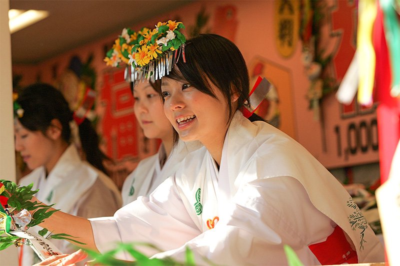 兵库县西宫市 西宫神社的巫女