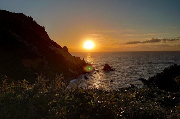 「祝津パノラマ展望台」から眺める夕陽の景色 ©李琴峰