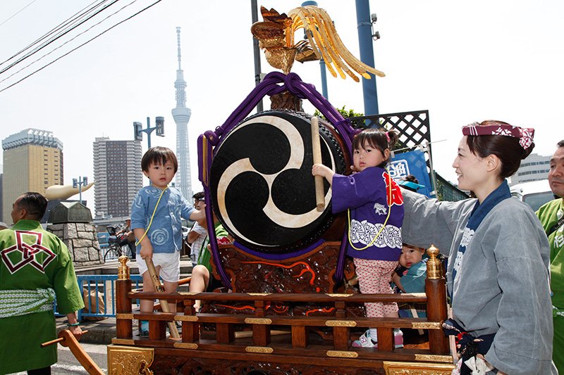 Le grand festival Asakusa Sanja Matsuri, pour inaugurer l’été en beauté à Tokyo