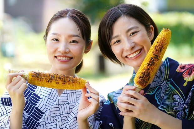 吃烤玉米（图片：PIXTA）