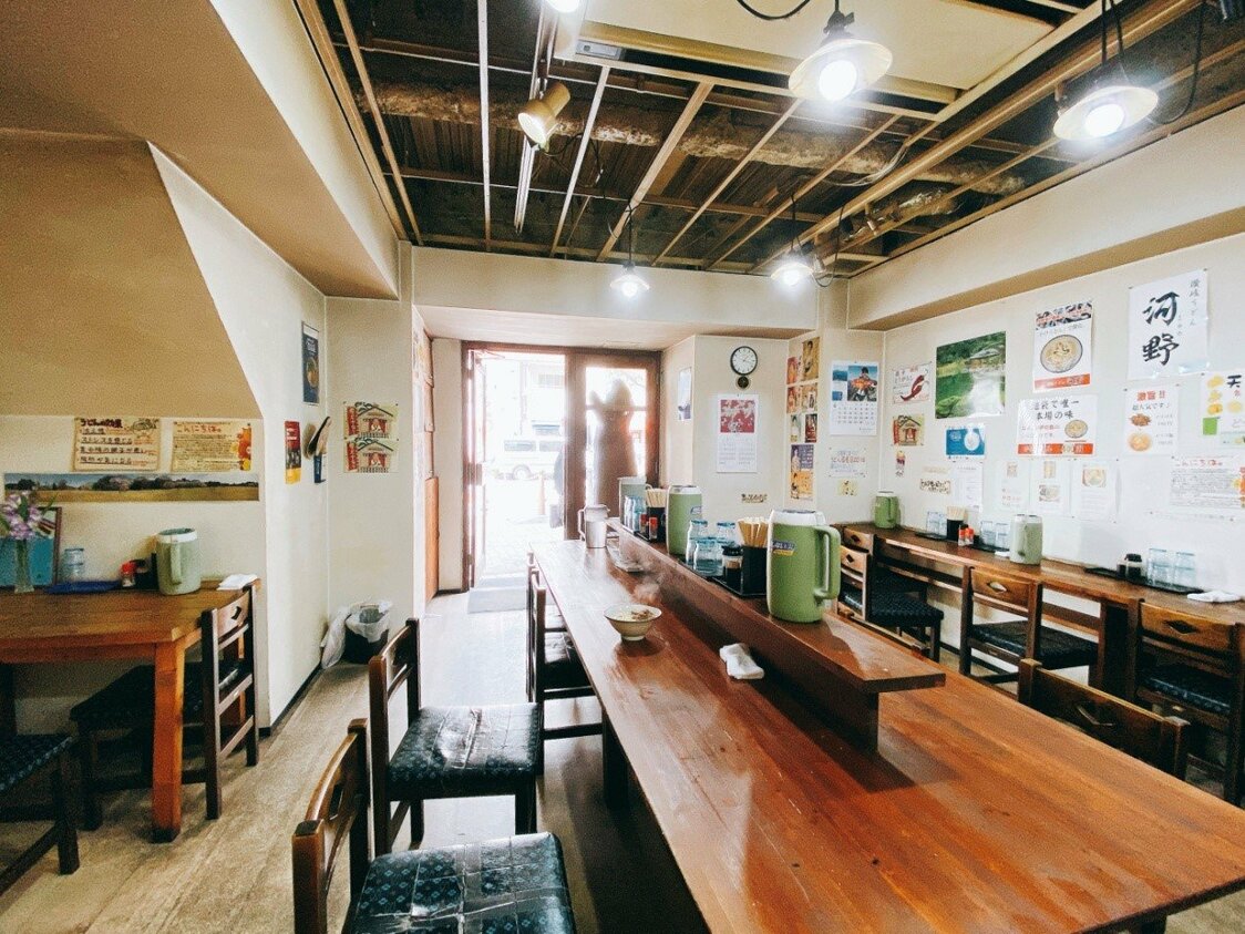 疫情下的小店主，一个人活成一股暖流汇成一片大海