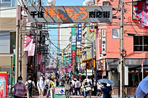 北千住駅近くの「千住ほんちょう商店街」
