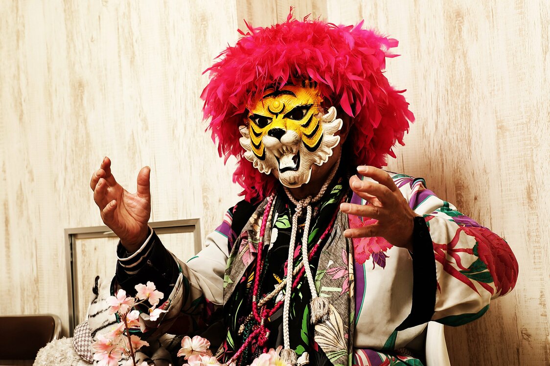 Shinjuku Tiger: “Mi vida es el cine, las mujeres hermosas, los sueños y el romance”