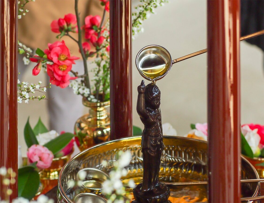 Hanamatsuri, which celebrates Buddha’s birthday. (© Pixta)