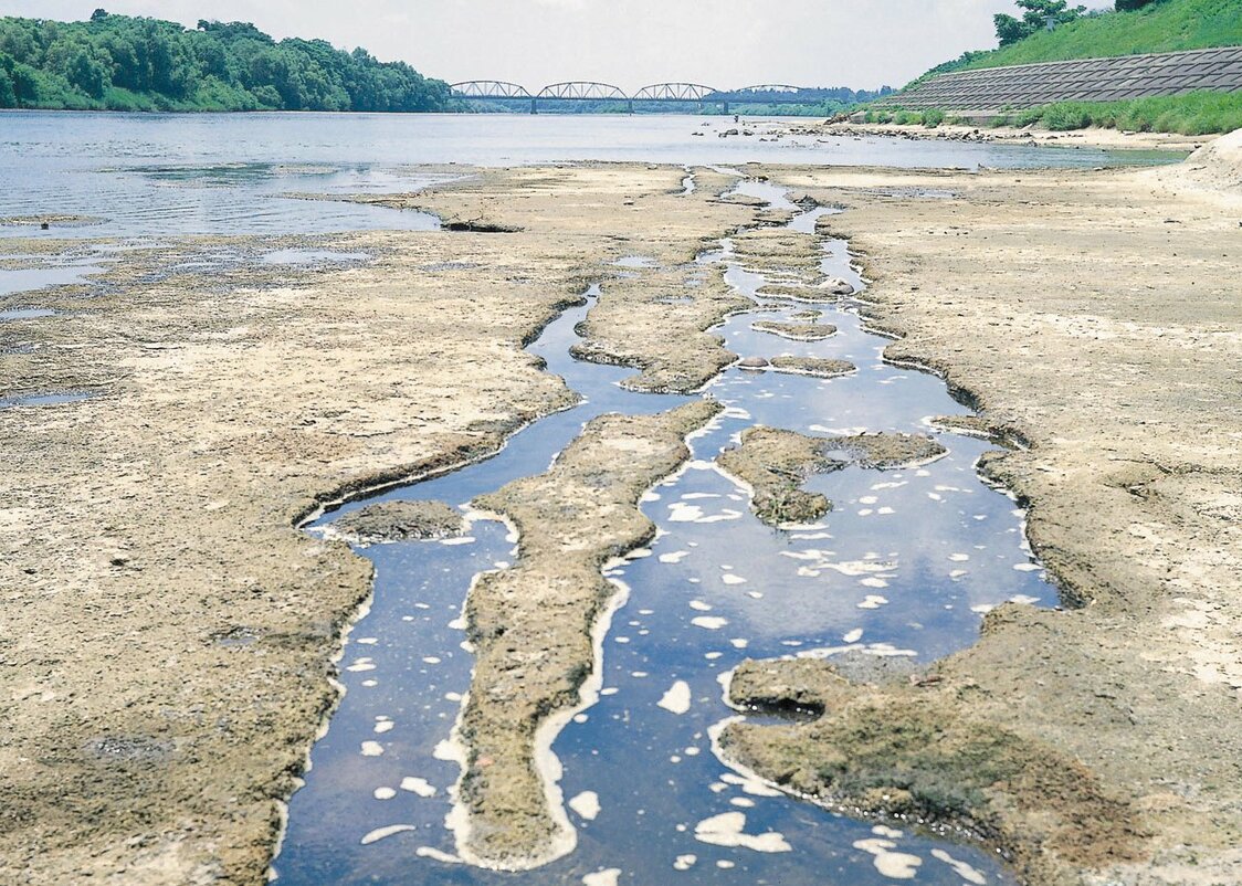 渇水時のみ見られる貴重な光景　写真提供：（公財）岩手県観光協会