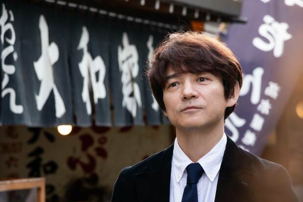 サラリーマンを辞めて念願の小説家になった満男(吉岡秀隆)が、亡き妻の七回忌の法要で、久々に葛飾・柴又の実家「くるまや」を訪れる ©2019 松竹株式会社