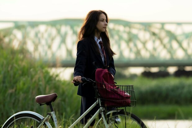 Sarya (Arashi Lina), la protagonista de My Small Land © ︎2022 Comité de producción de My Small Land.