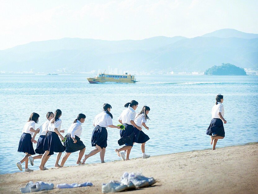瀬戸内海は、幼い頃からの彼女たちの遊び場だ（因島）