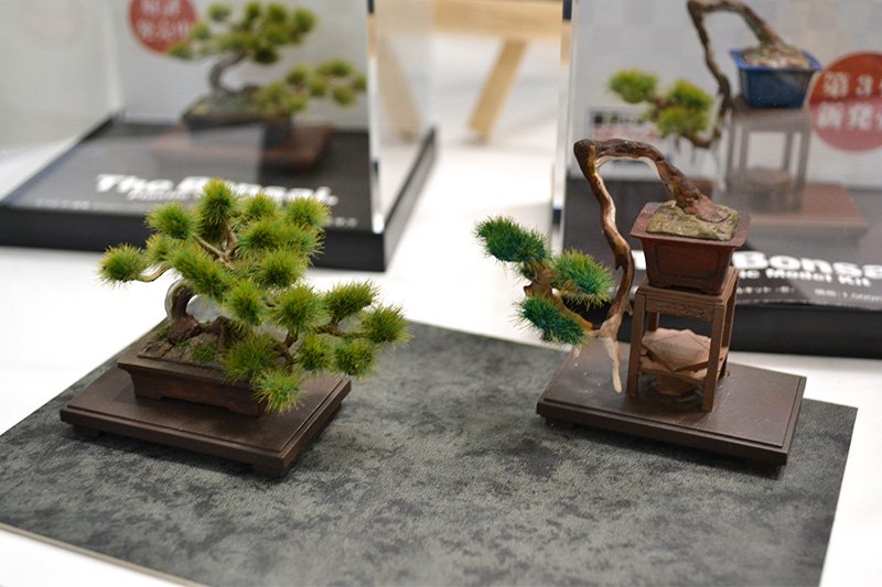 The Bonsai, un kit para montar un bonsái de plástico a escala 1:12, de Platz.