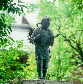 神奈川県小田原市の報徳二宮神社にある「少年二宮金治郎像」(画像提供:報徳博物館)
