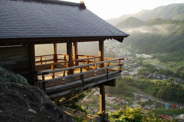 犹如空中楼阁般的“五大堂” 图片提供:山寺观光协会