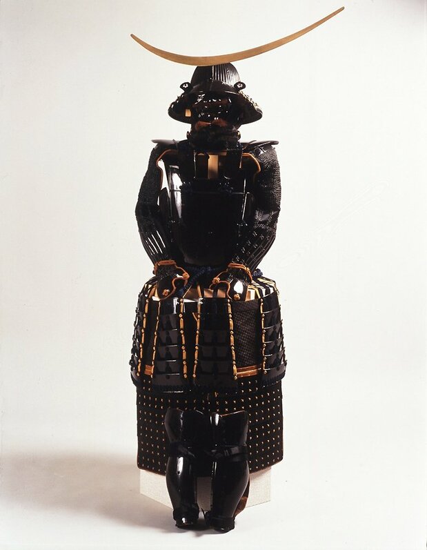 Armadura de laca negra de Date Masamune, bien de importancia cultural de Japón, propiedad del Museo de la ciudad de Sendai. 