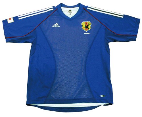 زي ”جبل فوجي“ في بطولة اليابان وكوريا الجنوبية في عام 2002.