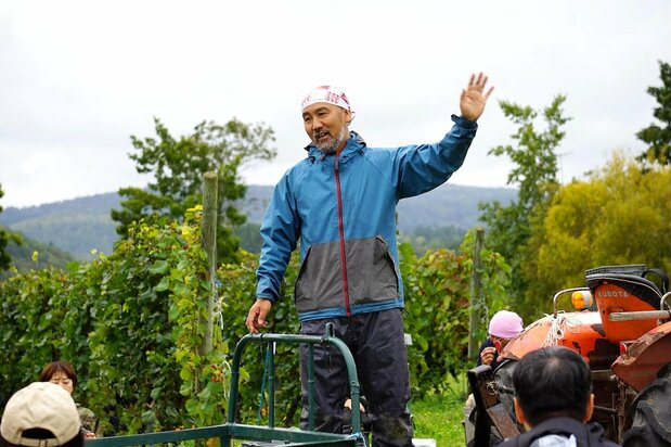 Soga Takahiko founded his winery in Yoichi in 2010 and has come to be a leading figure in regional wine making. (© Ukita Yasuyuki)