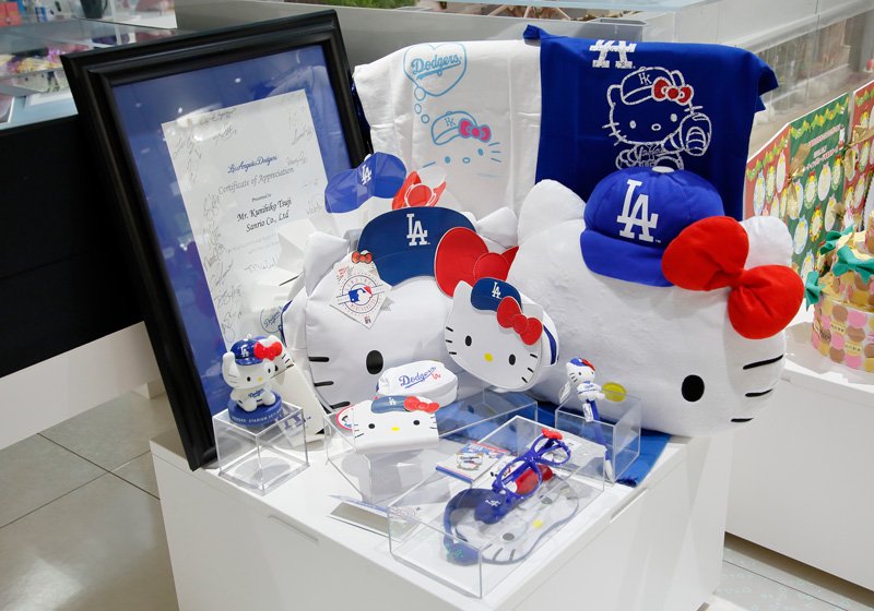 ライセンス事業では、メジャーリーグ30球団との契約が決まり、コラボ商品を展開している。上はロサンゼルス・ドジャースとのコラボ商品。