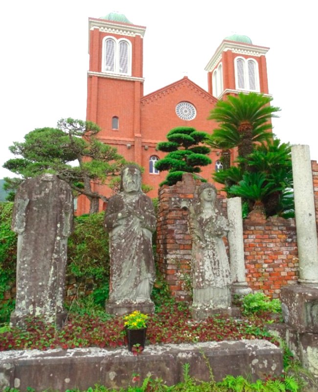 La Catedral de Urakami en la actualidad. Reconstruida en 1959, conserva todavía estatuas de la Virgen María dañadas por la bomba atómica.
