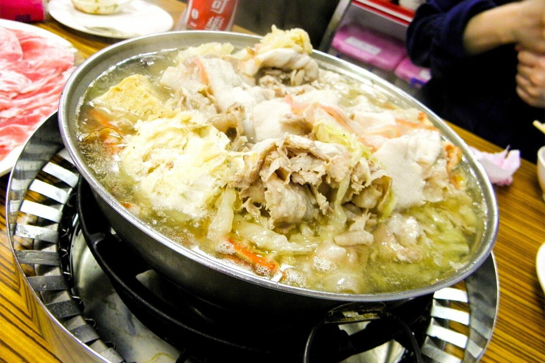 中国・東北地方発祥の庶民料理「酸菜白肉鍋」