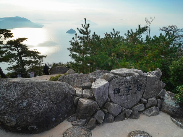 从狮子岩观景台眺望群岛相连的美景