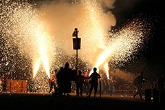 写真提供＝遠州新居手筒花火保存会事務局