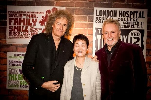 2011年2月久しぶりにブライアン・メイ、ロジャー・テイラーに再会（写真提供：東郷かおる子）
