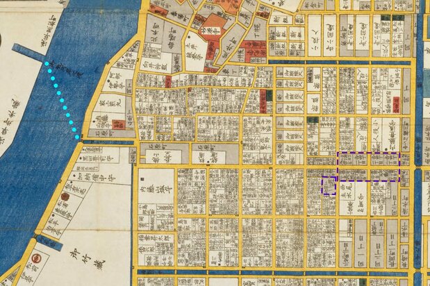 尾張屋版『江戸切絵図』(1852年刊、国会図書館蔵)の「本所絵図」の北を上にして切り抜いた。水色の点線が御厩の渡しで、紫の波線が吉田町のエリア。町の北側には役屋敷が見られ、西側には小さな武家屋敷が多い