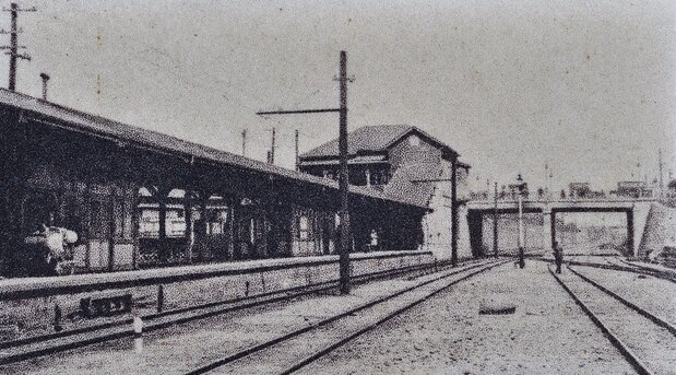 Le quai de la gare de Mejiro à l’époque Taishô (1912-1926). (Collection du Musée du chemin de fer)