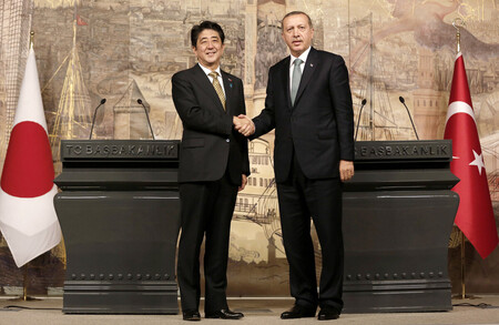 Abe Shinzô et Recep Tayyip Erdogan en octobre 2013