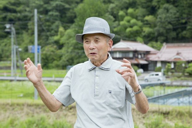 Honke Minoru near his home in Yukichō in Hiroshima’s Saeki Ward. (Photo by Dōune Hiroko)