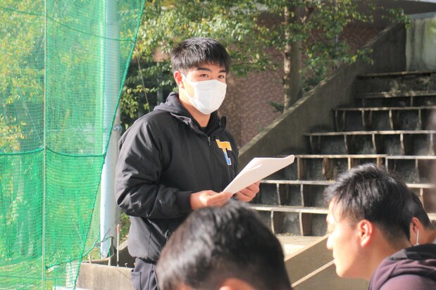 三塁手にして、分析チーフを務めた佐々木拓実さん。農学部応用生命科学課程水圏生物科学科4年。趣味はスニーカー収集 写真提供:東大野球部