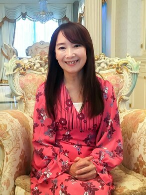 東京・渋谷区の事務所で取材に応じるアグネス・チャンさん(2019年3月)