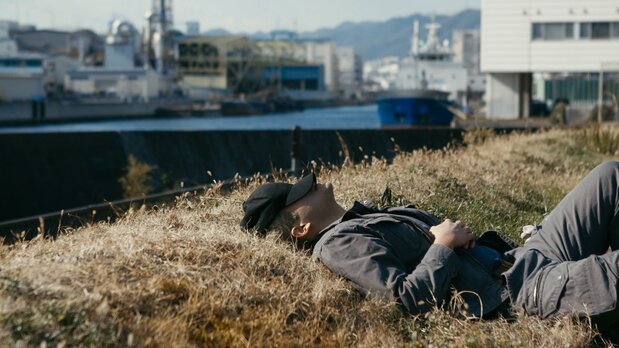 Le film WHOLE sensibilise sur le sujet des hafu, montrant qu'une remarque banale peut parfois être blessante (©078).