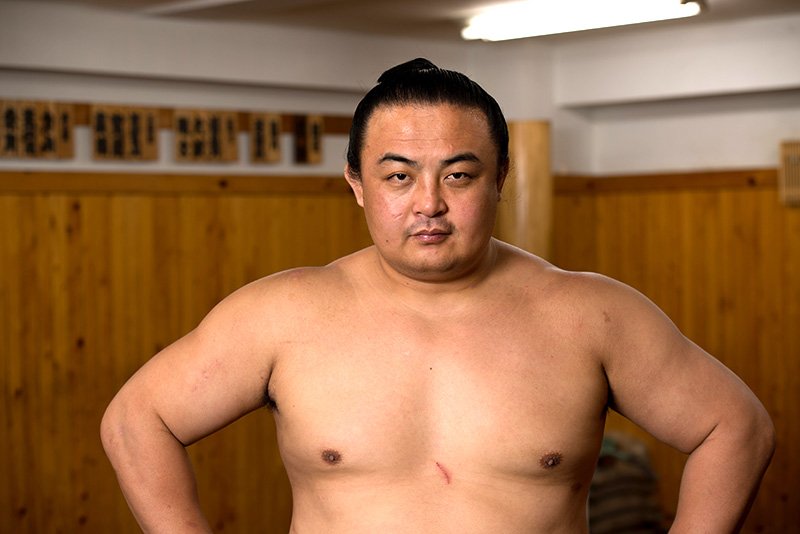 試練を乗り越えて活躍する初の中国人力士・蒼国来関