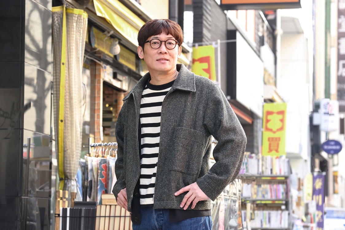 Le succès mondial de « La Librairie Morisaki » : entretien avec l’auteur Yagisawa Satoshi à Jinbôchô
