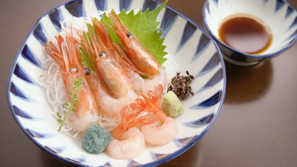 Pink shrimp can be enjoyed either as sashimi or simmered in sweetened soy sauce.