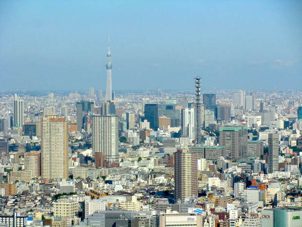 Une vue panoramique de la capitale avec la tour Skytree visible au loin, depuis la plateforme d’observation du bâtiment du gouvernement métropolitain de Tokyo. (Avec l'aimable autorisation du gouvernement métropolitain de Tokyo)