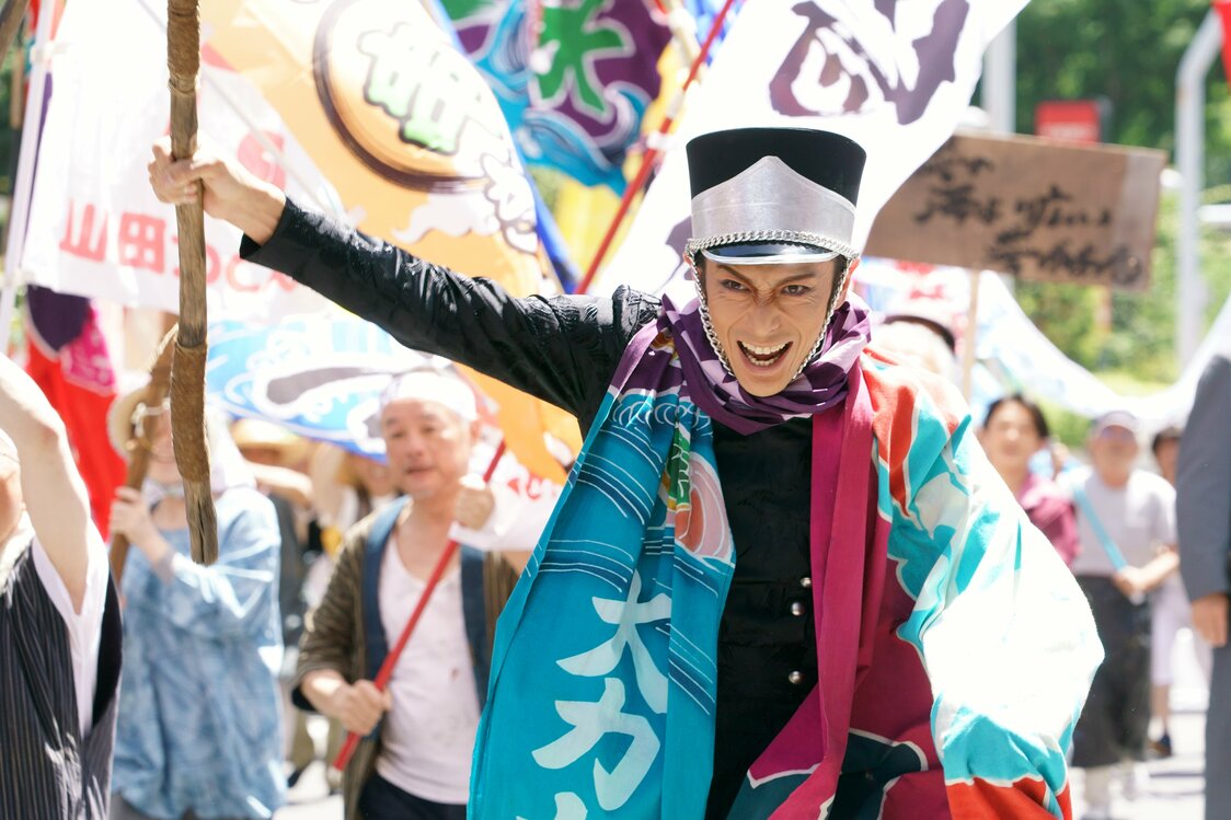 千葉解放戦線のリーダー役X＝2019映画「翔んで埼玉」製作委員会提供