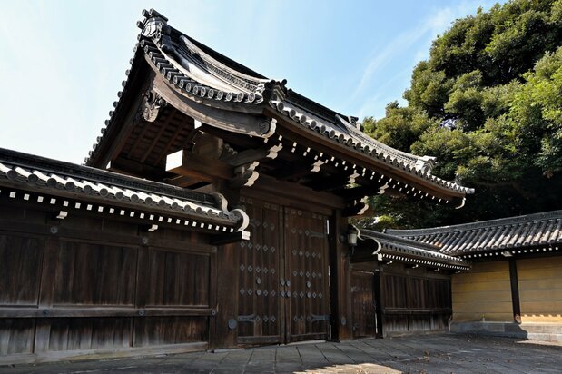 迎賓館赤坂離宮の東門。古地図を見ると、紀州徳川家屋敷の表門も同じ辺りにあった
