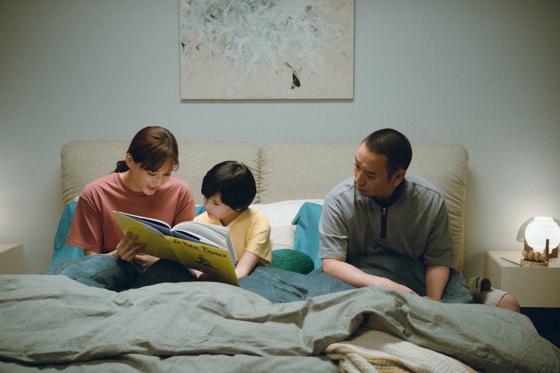 音々は〈翔〉に『星の王子さま』を読んで聞かせる　©2026フジテレビジョン・ギャガ・東宝・AOI Pro.