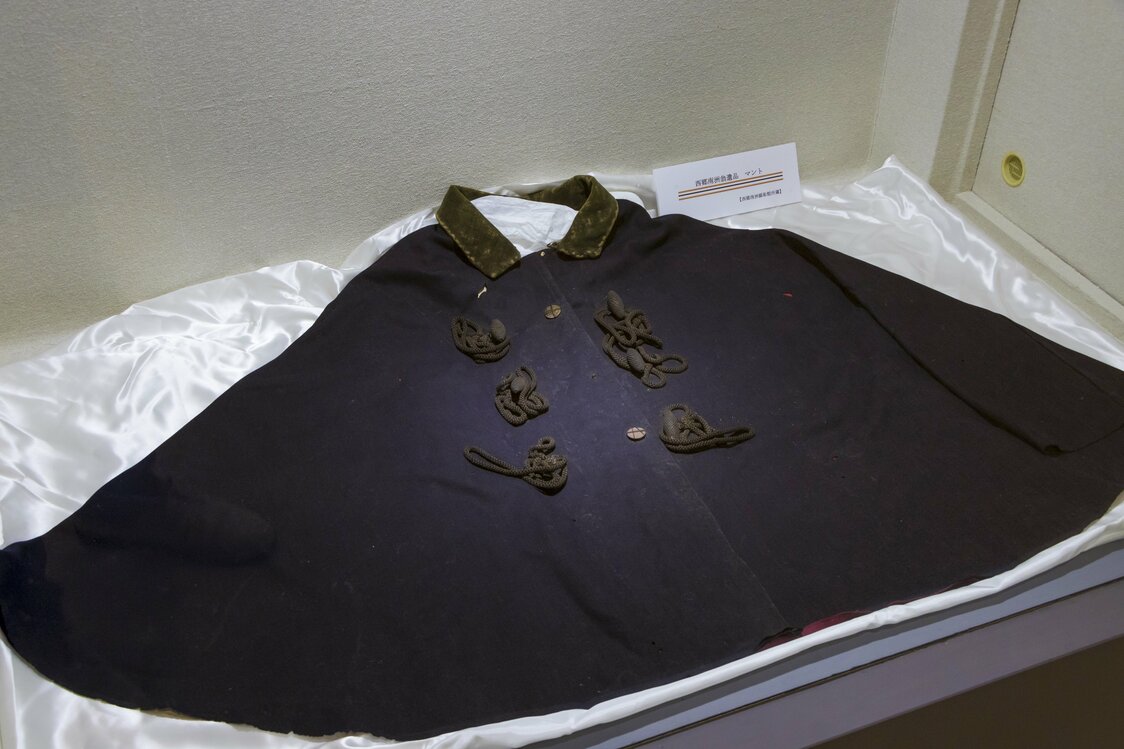 陸軍元帥だった頃のマントなど、西郷の貴重な遺品も展示されている