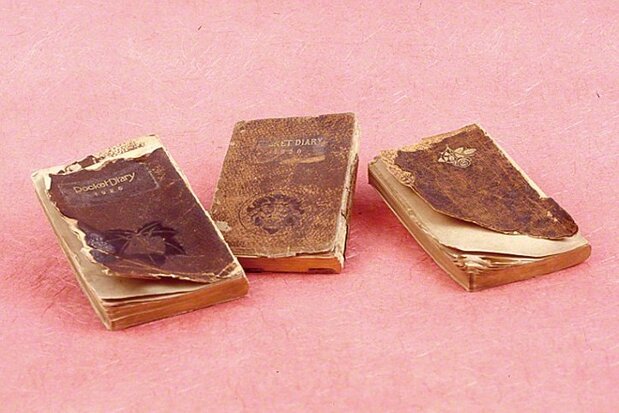 遺稿が記された3冊の手帳
