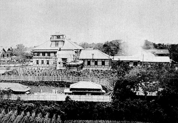 La fábrica de cerveza de Nippon Bīru Jōzō en el periodo Meiji (1868-1912). Nihon no meishō (Lugares famosos de Japón / publicado en 1900). (Biblioteca Nacional de la Dieta)
