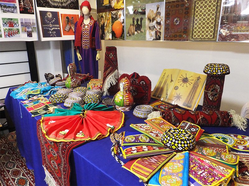 トルクメニスタンの工芸品
