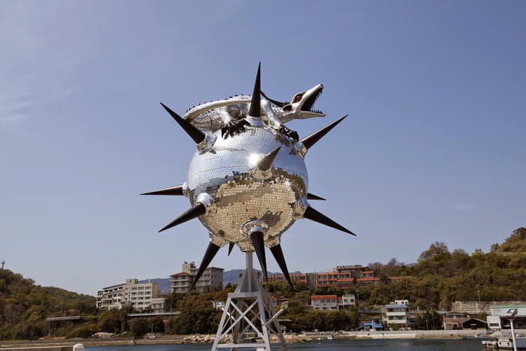ここはヤバい異界の入り口か！　香川県・小豆島で体験するアートと祈祷の旅