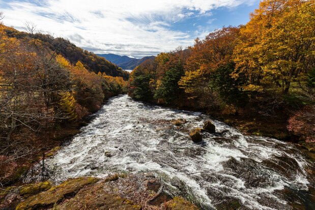 The view from Ryūzu Bridge above the falls.