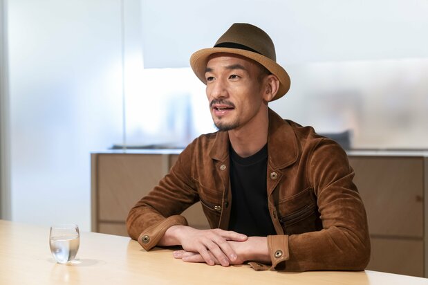 Nakata at the J-Wave Nihonmono Lounge in Tokyo. (© Uwadaira Tsunebumi)
