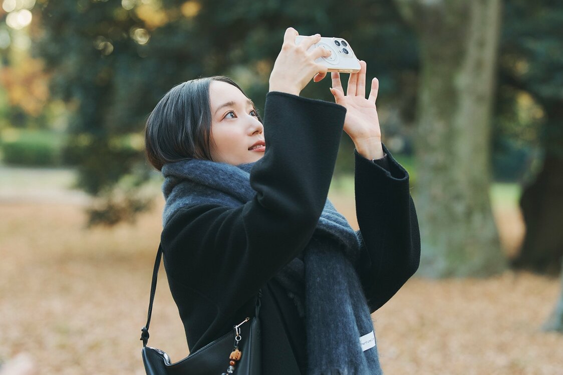 “Nocchi的心态很好，她能从容地面对一切，不会把事情想得过于复杂”， 佐渡岳利说。 ©︎2026 Perfume“Cold Sleep”Film Partners.
